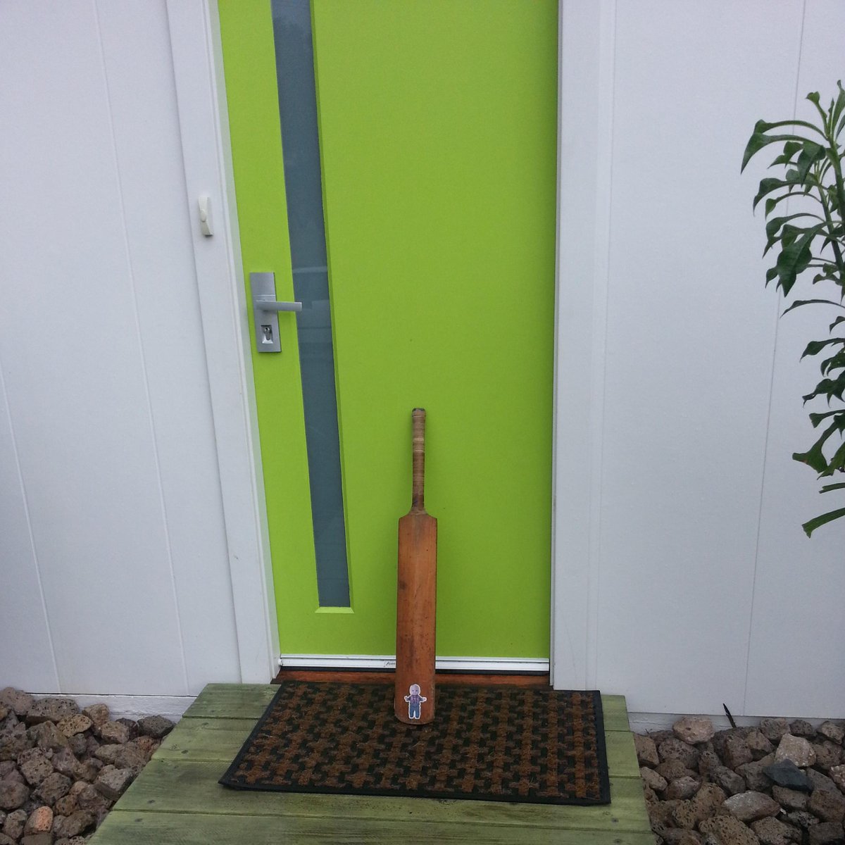 MaxDeLuca's tweet photo. #putoutyourbats http://t.co/3Tt1o7X5xx