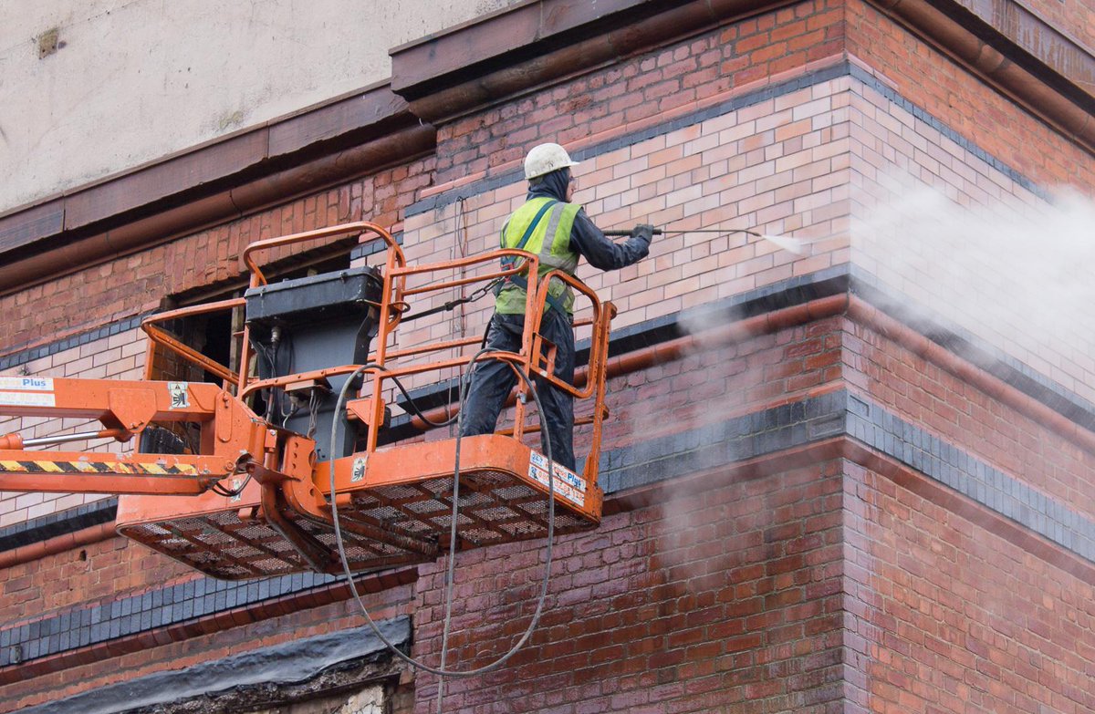 Barr_Construct tweet picture