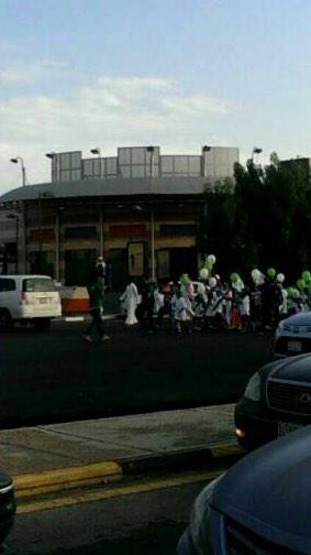 RawabiHolding's tweet photo. الان من مسيرة #خلونا_نحييها كورنيش الخبر @EitharSA http://t.co/vkKp1fNpzQ