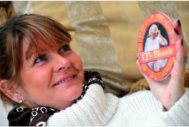 Former #Derby County players in charity match for cancer sufferer and former Miss Derby ow.ly/F1OMa #rams