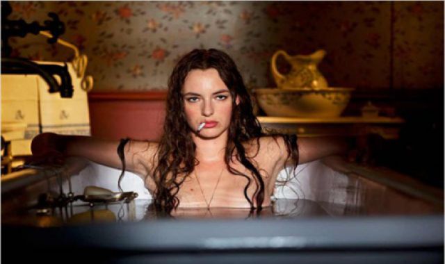  Premiere.fr: Happy Birthday... Louise Bourgoin : lactrice frenchy en 15 clichés sexy 