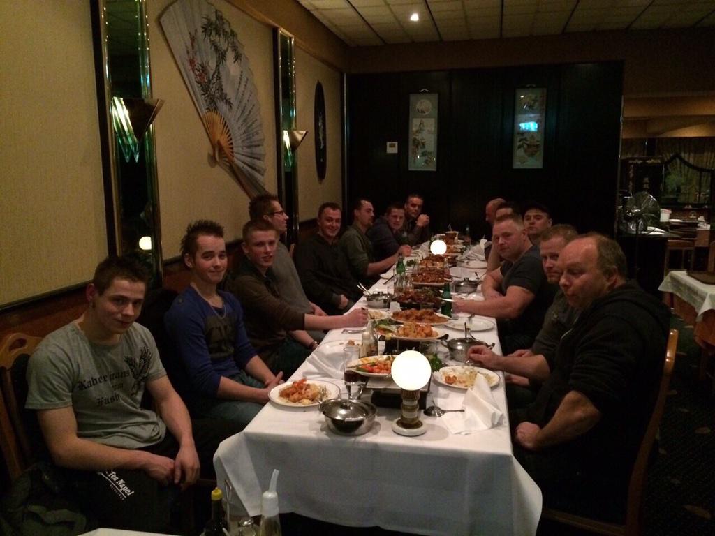 Gisteravond een gezellig avondje gehad me <a href="/Palenrammer/">albert ten napel</a> zijn jongens