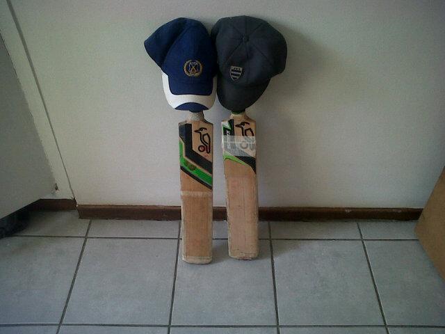 DiederiksCm's tweet photo. #BatsOut#63NotOut#RIP#PhillHuges#ProperRunMachine http://t.co/Rtts8t8i2J