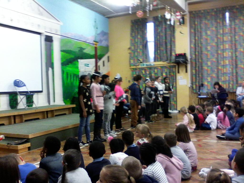 Yenton_Primary's tweet image. 5B class assembly #waybackintime