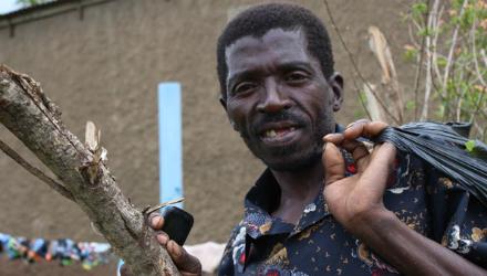 WFP's tweet photo. Meet Sabelo from Swaziland to learn how healthy food first helped him fight AIDS, then poverty http://t.co/iHIQjOKwzs http://t.co/k1lOARPC5S