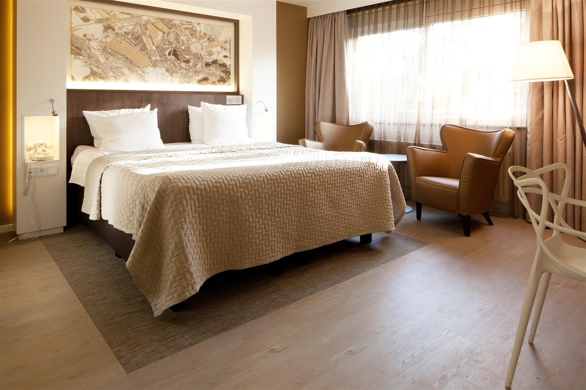 therdexpvc's tweet photo. Zojuist referentiefoto's binnen. Hotel Auberge Bonheur. Arch. Andre v/d Gun. Combinatie van planken en Woven Series http://t.co/mlvc5f7X3J