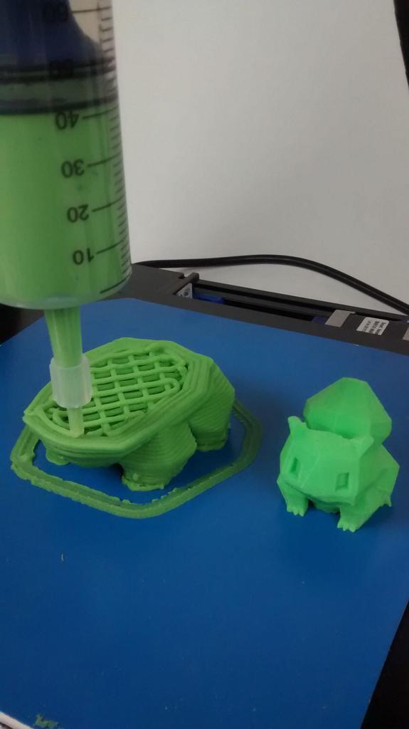 REP_RAPha's tweet photo. #Bulbasaur : My big brother is made on mashed potatoes! With #pasteestruder at @RepRapBCN http://t.co/iSIqGk5920