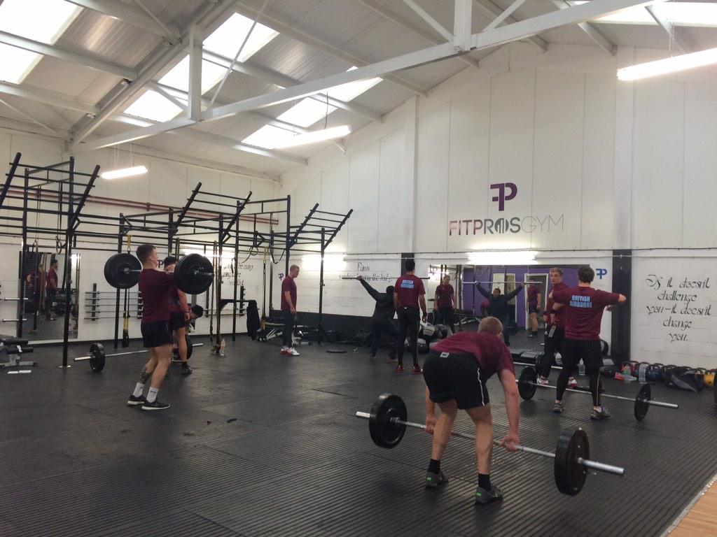 fitprosgym's tweet photo. 3Para Bobsleigh Team. #power #training #Friday #lifts #studio #Colchester #FP http://t.co/HkkAUeUvYR