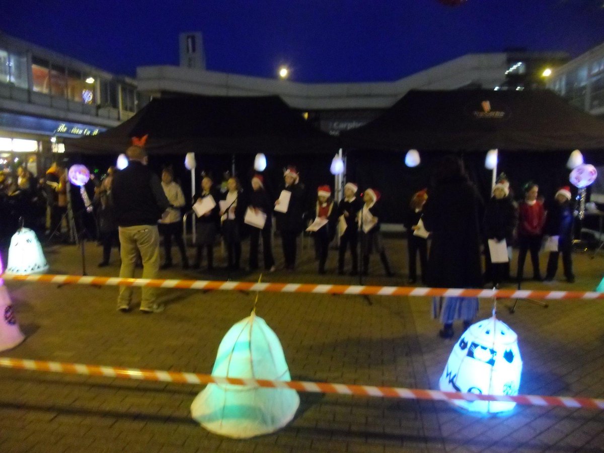 Recently, the Southville Singers sung in Feltham centre.  They did a fantastic job.  Well done everyone.