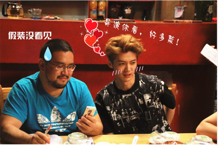 Bank_size56's tweet photo. 141128 重返20岁 Weibo: พวกเราในกองถ่าย Miss Grannyเป็นแก๊งค์คนอารมณ์ดี เวลาถ่ายทำจะเต็มไปด้วยความผ่อนคลายและสนุกสนาน http://t.co/mCuags5Rfl