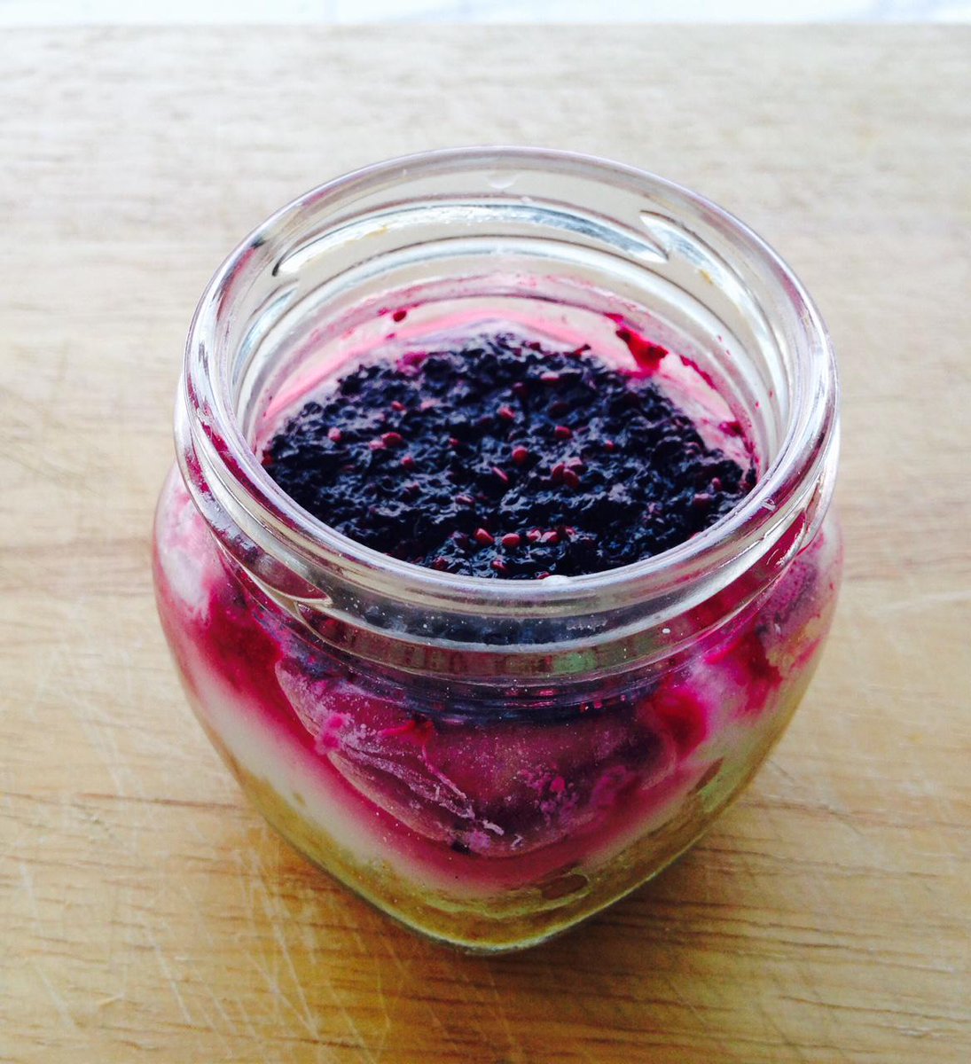 finenish's tweet image. Specially for #theartisanalgourmet...#foodexperiments...Mulberry Cheesecake in a jar!