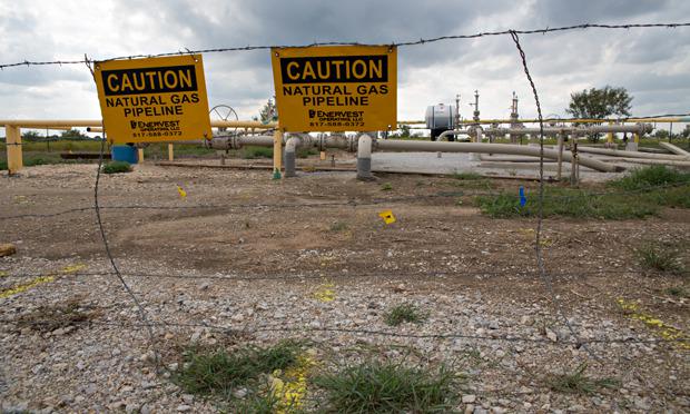 GreenpeaceUK's tweet photo. Wow: UK chief scientist compares fracking risk to asbestos http://t.co/MX0RTfX8tS http://t.co/BM0HZZSLFp