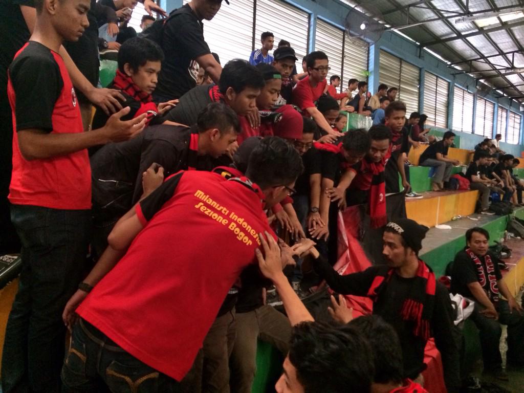 Grazie <a href="/UlgadBogor/">PSG 5-0 INTER (Munich 2025) ♐</a> sampe dapet 'best supporter' e Grazie cori @Octaniants @Milan_Vidd <a href="/Ghifari97/">Ghifari</a> luar biasa 😊🎉