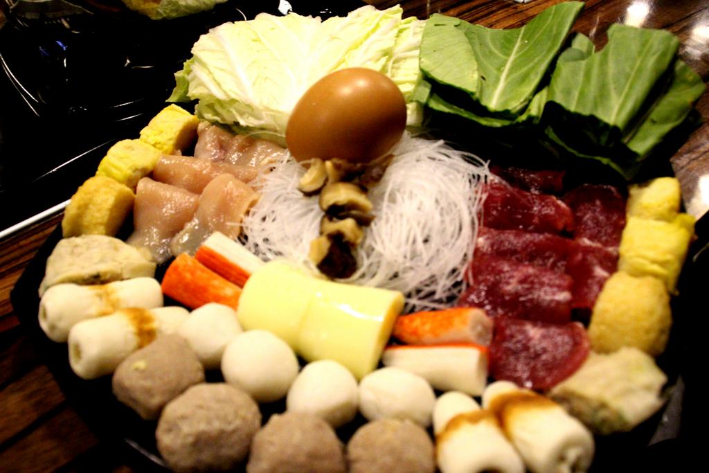 RT @PSYbandung: Yakin mau langsung pulang? Enakan makan yang anget2 dulu yuuk.. kan besok libur ;)