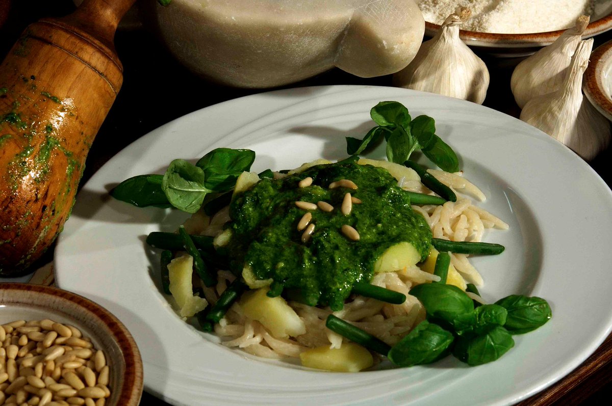 lamialiguria's tweet image. Per toccare il cielo con un dito #vieniagenova e divor..ehm assaggia le trofie al #pesto #Genova #Liguria #myliguria