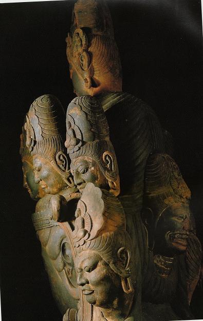 滋賀・向源寺/十一面観音像(平安前期)】像高177cm。檜材。一木で化仏と