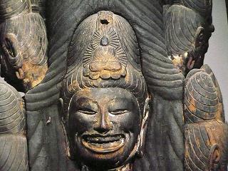 滋賀・向源寺/十一面観音像(平安前期)】像高177cm。檜材。一木で化仏と