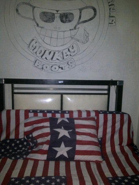 Kamar mimin udah keren ga tuh? <a href="/monkeybootsjkt/">Monkey Boots</a> <a href="/BIG_MonkeyBoots/">BIG MONKEY INDONESIA</a> ???