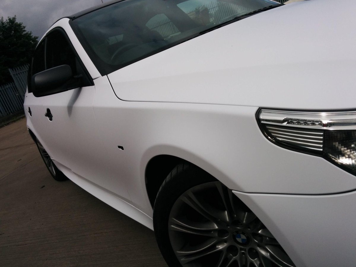 WrapMonkey's tweet image. BMW 5 Series - Matt White Full Wrap
#BMW #5series #mattwhite #stunning #fullwrap