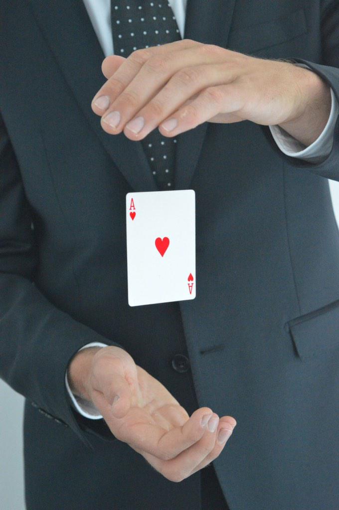 NewLineMagic's tweet image. Loving the photos. Thanks Olivia! #magic #photography #cards #Suits