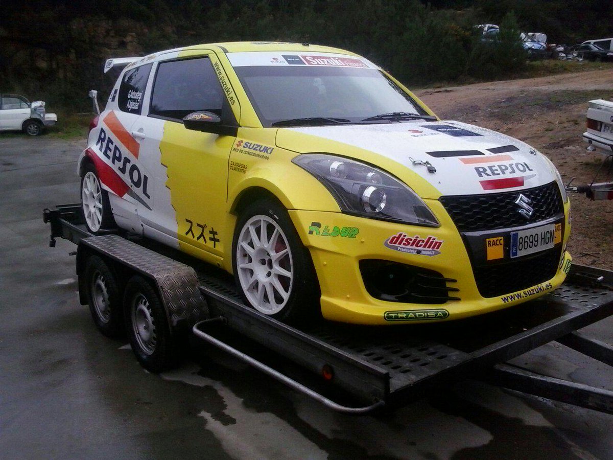 ARVidalRacing's tweet photo. El @suzukimsport del Campeón de España #2M #GokaAntxustegi listo para #RacingDay2014 @vallejoracing #OuteiroDeRei http://t.co/a0Wnukkz44