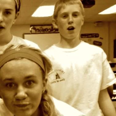 HAPPY BIRTHDAY NICKI MINAJ!ur my favorite even though u make fun of me 24/7. I expect u to pick me up     