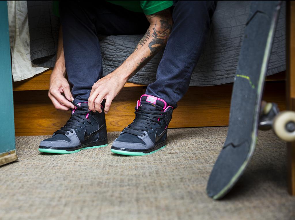 nike sb dunk high on foot