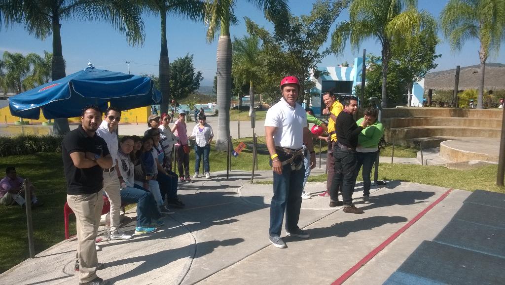 ManriquezTours's tweet photo. En visita de inspección para traer turismo empresarial. @MorelosEs integración! Con @ManriquezTours @TlacuacheAdvent http://t.co/AA3akVyNFC