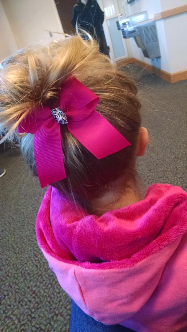 carson_ayee's tweet photo. her sweet little bow👑🎀💕😍 http://t.co/DMbgwoMbNC