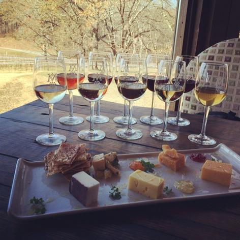 AnnitaNFriends's tweet photo. Montaluce #pineapplepr #daholnega #exploregeorgia http://t.co/He4WOa4rfQ