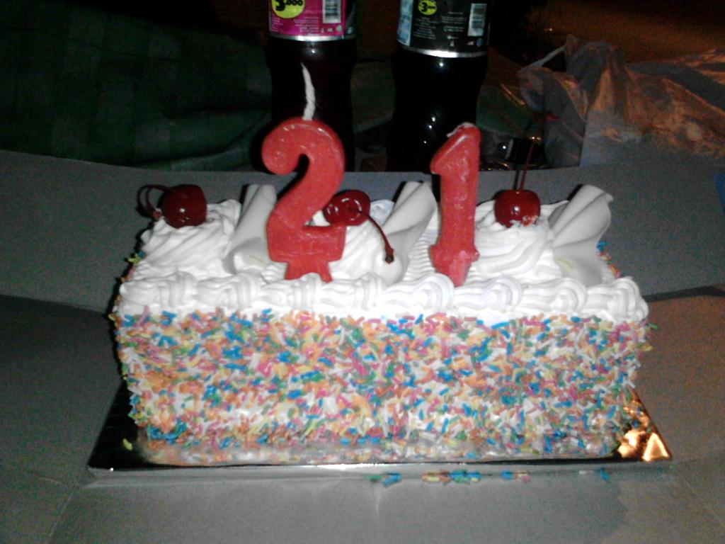 Hmm...... <a href="/ikhtiarinaps/">23 🇵🇸</a>: Happy Birthday mb <a href="/widitadh/">widitahadi</a> :') mangat yak bersihin badannya huehuehehe mb <a href="/lenaatre/">Lena Tresnawati</a> juga :p