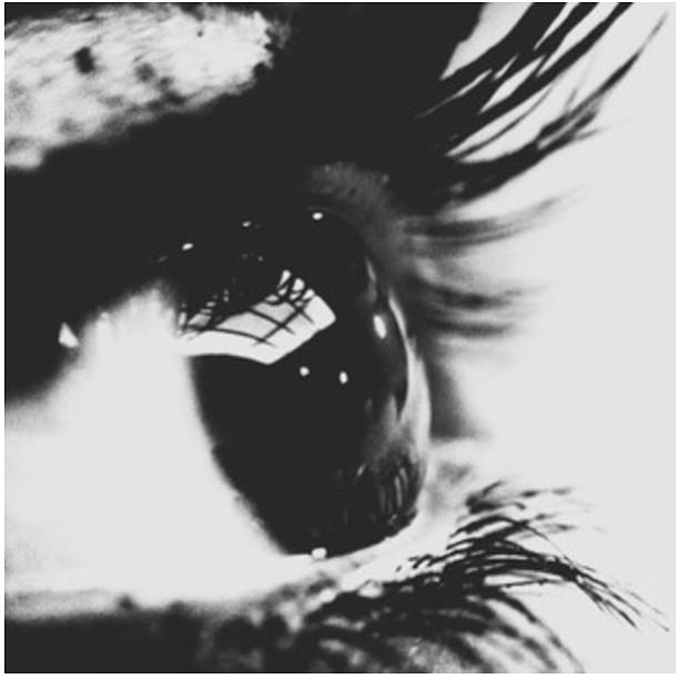 ! تووي .. بعمر الصبآ ناعمه عوود# 
❥..حرام غير الكحل يلمس عيوونيْ"