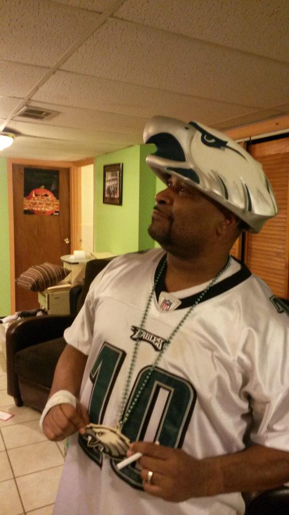 JaxxEnt's tweet image. Go green Eagles green