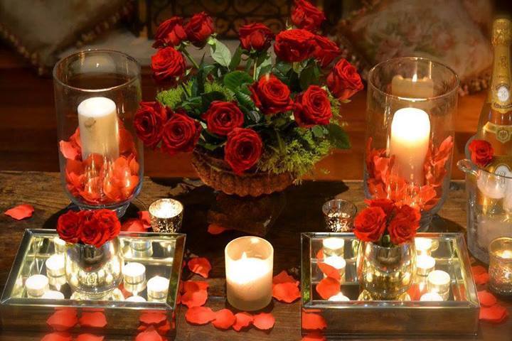 Добрый вечер свечи. Романтический вечер. Романтические свечи. Свечи для романтического вечера. Цветы и свечи.