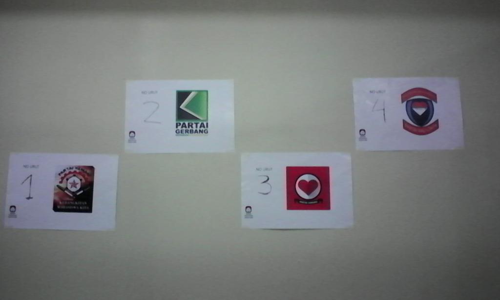 Wali Cinta RT <a href="/mahasiswaUNS/">University of Life</a> Empat Partai Mahasiswa peserta Pemilu UNS tahun ini...