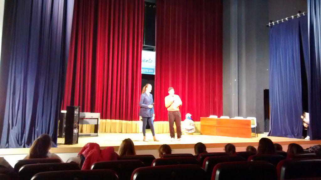 agaxatuka's tweet photo. En el ensayo general de #PequeñosGigantes http://t.co/VAIAxsqFHh