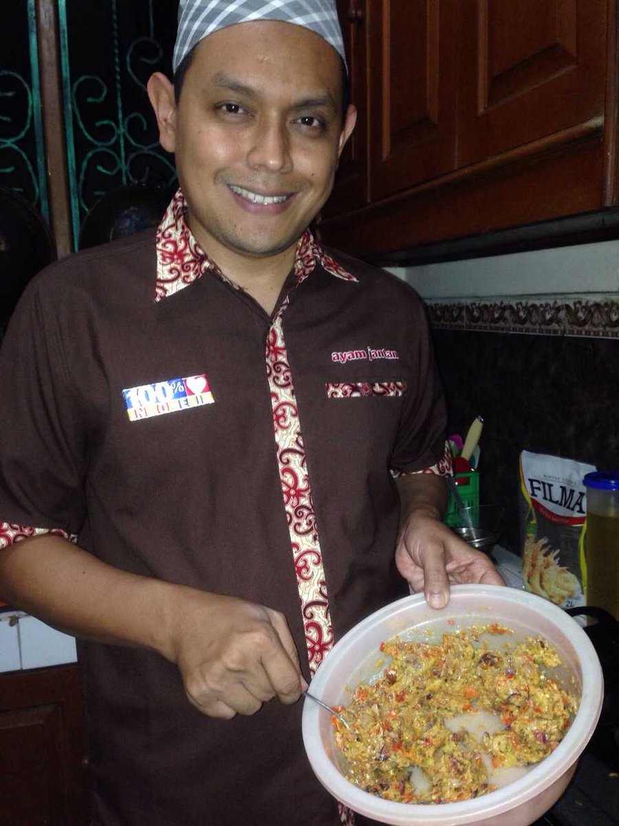LesehanAJ's tweet photo. @masbukhinpradha @malangkuliner @KabGresik Ayo Lestarikan Masakan Indonesia @detikfood http://t.co/gPP8seWJGf