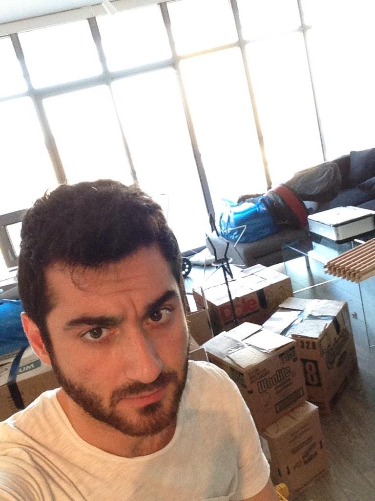 Kargahi's tweet photo. Almost all packed up. http://t.co/lk5rhwgWhk