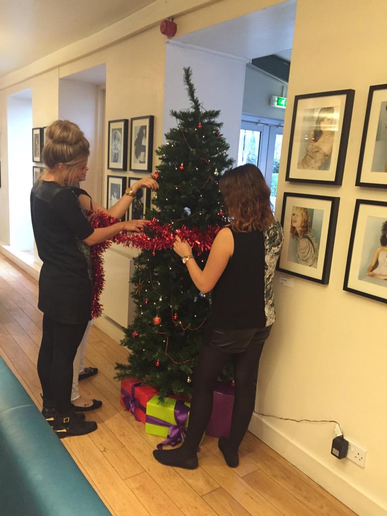 PatersonSA's tweet image. Time to get the Christmas tree up at Commercial Quay 🎅🎄🎁