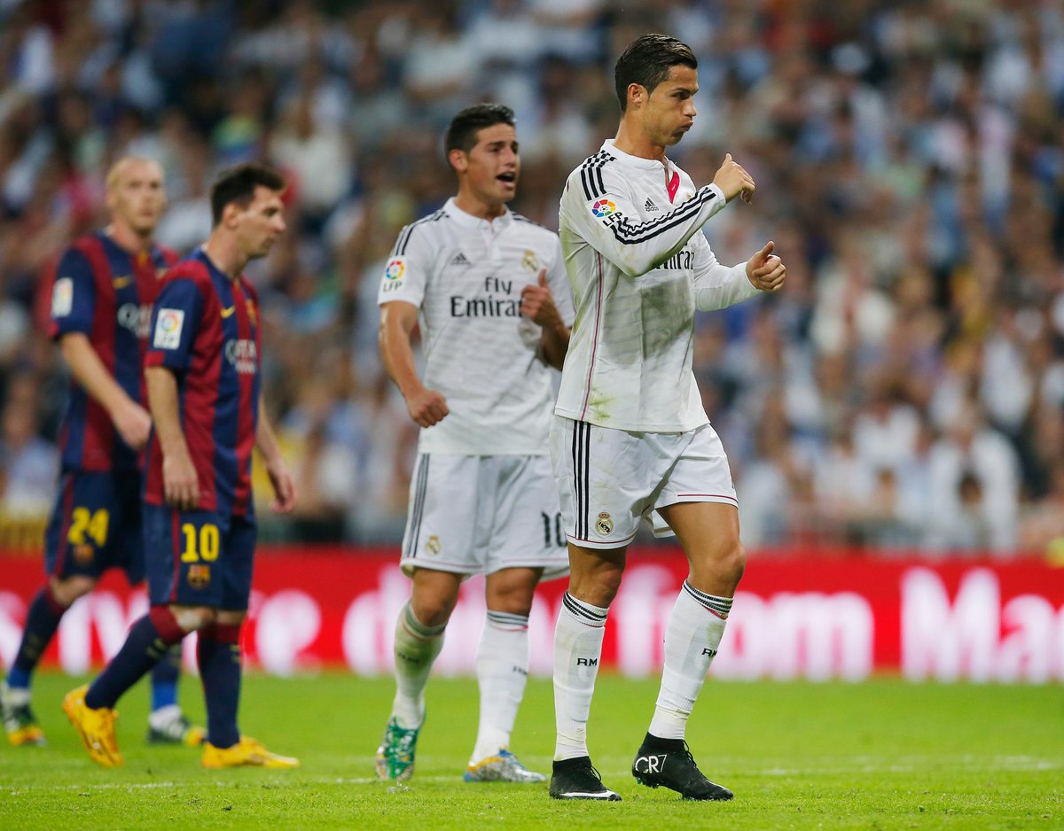DeportesCuatro's tweet photo. El Madrid pide el Balón de Oro para Ronaldo → Las razones para vuelva a ganarlo http://t.co/jear9gH6n4 http://t.co/8gjZy7UwOW
