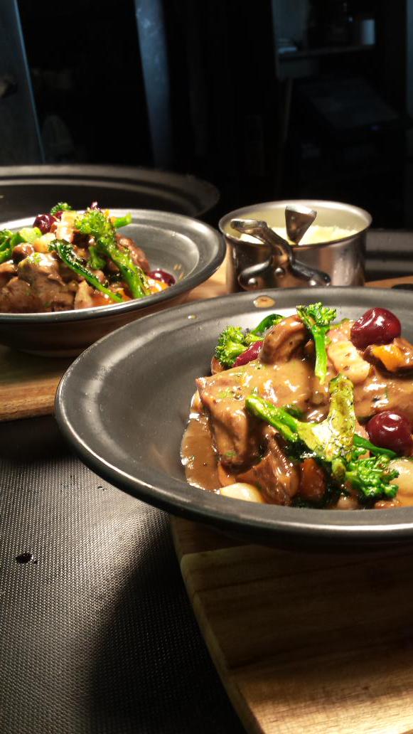 derekcreagh's tweet photo. Two braised Finnebrogue Venison neck away.....sweet peppercorn sauce,charred broccoli, pickled cherry.
#simplydoesit http://t.co/Wp15UPrjkT