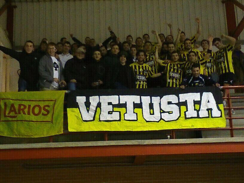 BM_Vetusta's tweet photo. Mañana sábado a las 20:15, BM Vetusta vs @RiscarBalonmano en Vallobin, ven a animar al equipo de tu ciudad. http://t.co/Ga18vqMVV6
