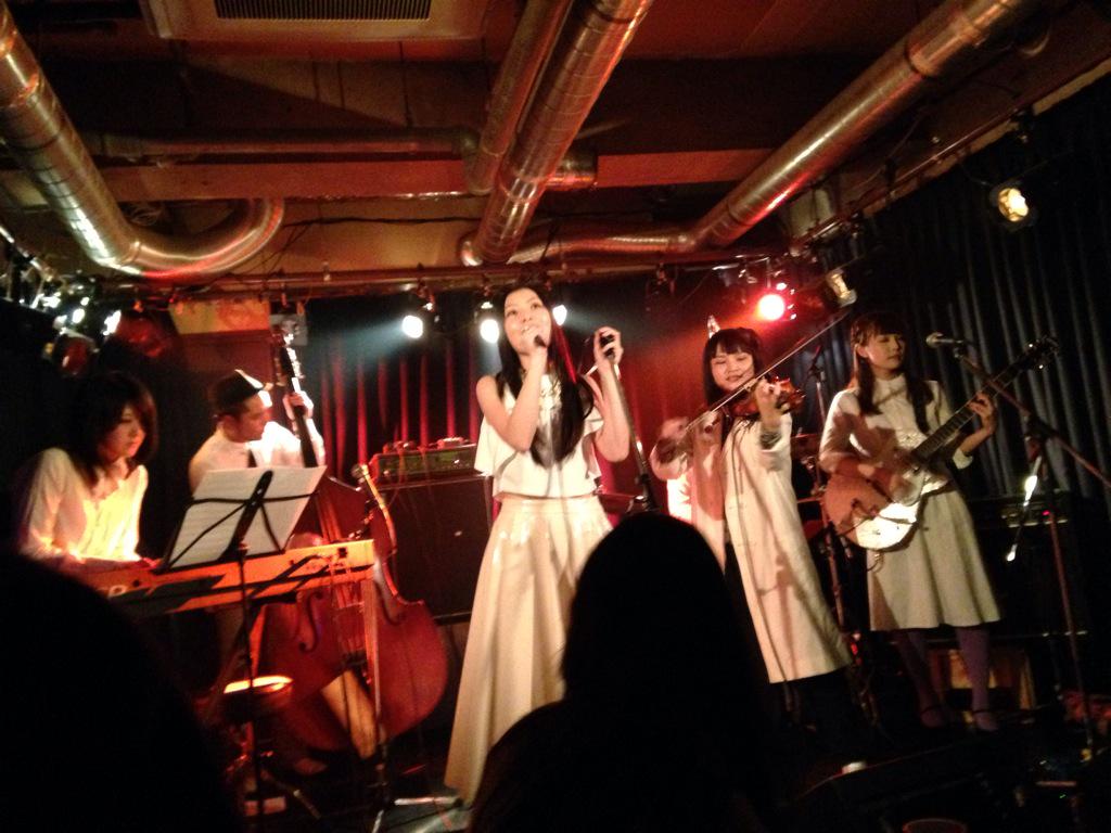kurawood_mask's tweet photo. ヤーシュカのおもてなし。 #yashka #イトウタエコ http://t.co/DMuBjEC2Jv