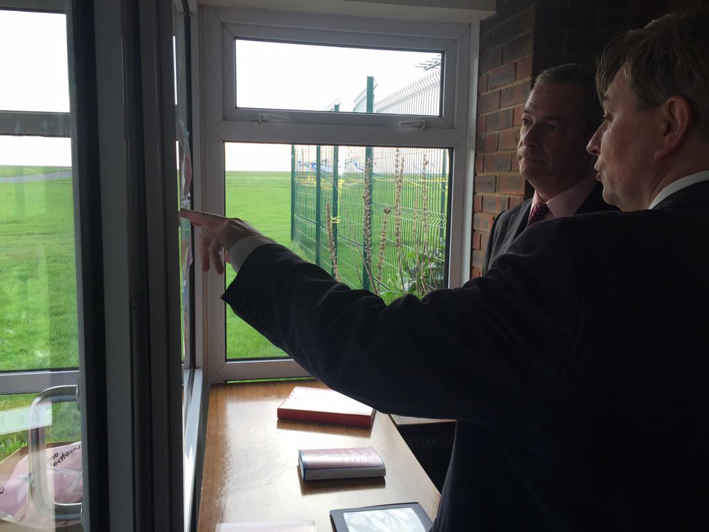 Just stopped off at TG Aviaton in #Manston. Fascinating stories about where they trained Red Arrows #SouthThanet