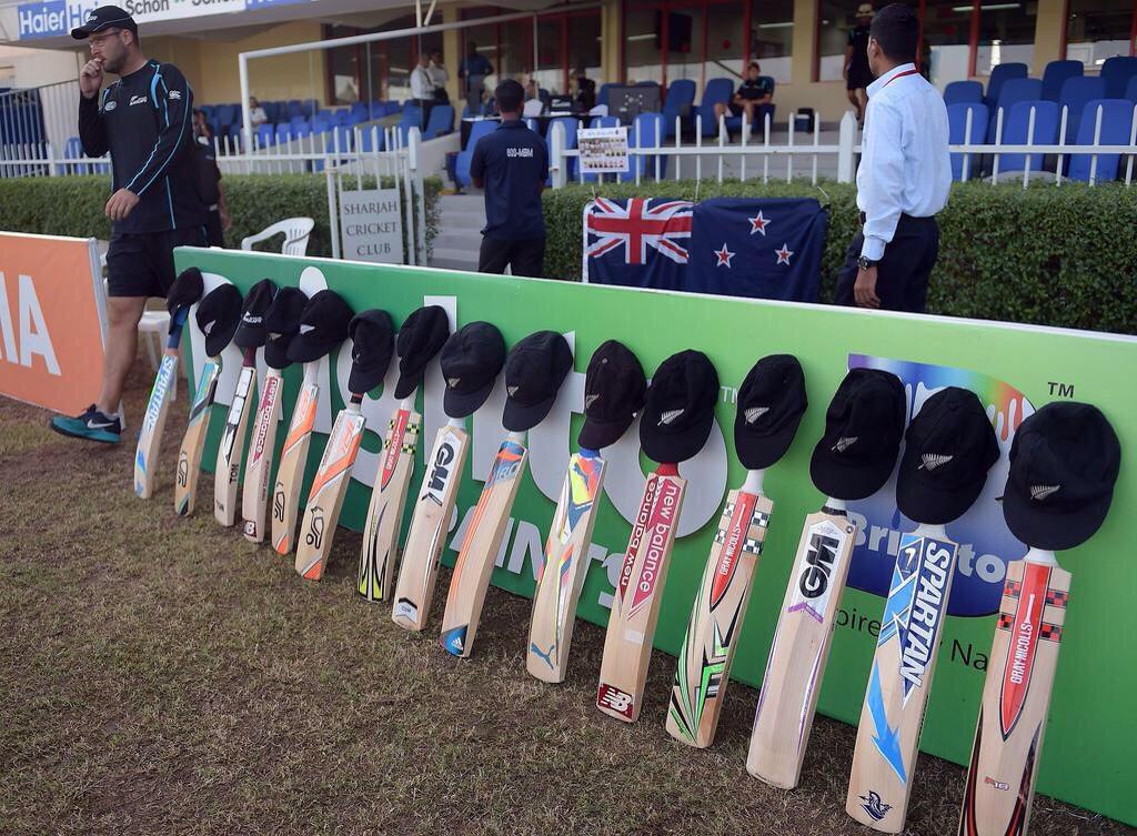 RossLTaylor's tweet photo. #PutOutYourBat #63notout http://t.co/iJ1cNcQZcW