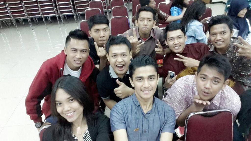 LawNgor's tweet photo. Squad lawNgor http://t.co/BX0apLuoGI