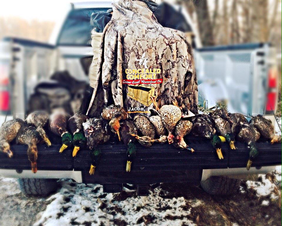 ConcealCo's tweet photo. Quick morning in Concealed Comfort. #geturducks @TonyVandemore @greenhead0 @BootHuntClub http://t.co/xgfi2GPAzR