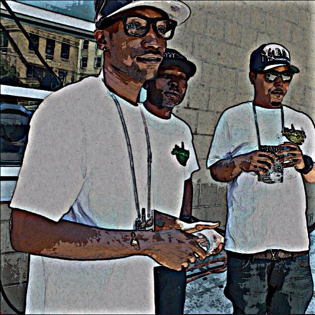 SEIZER50Z's tweet photo. FOLLOW MY IG @KING_SEIZER http://t.co/0ds8JO6aFj