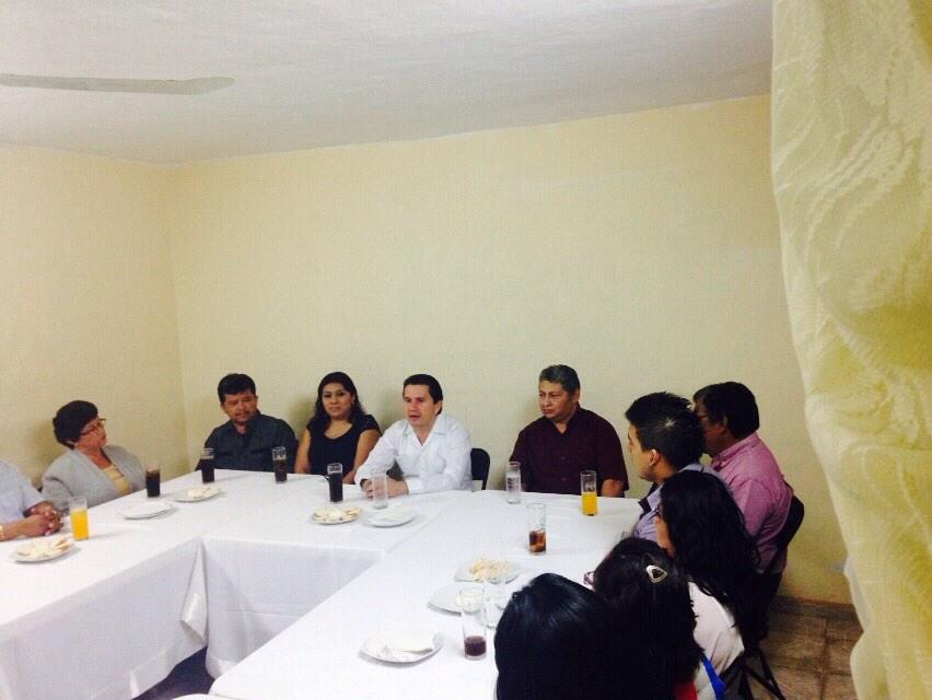 Lic_Amir's tweet photo. Pláticas de ciudadanos con el diputado Mauricio Sahui http://t.co/6rAIlcDKi8