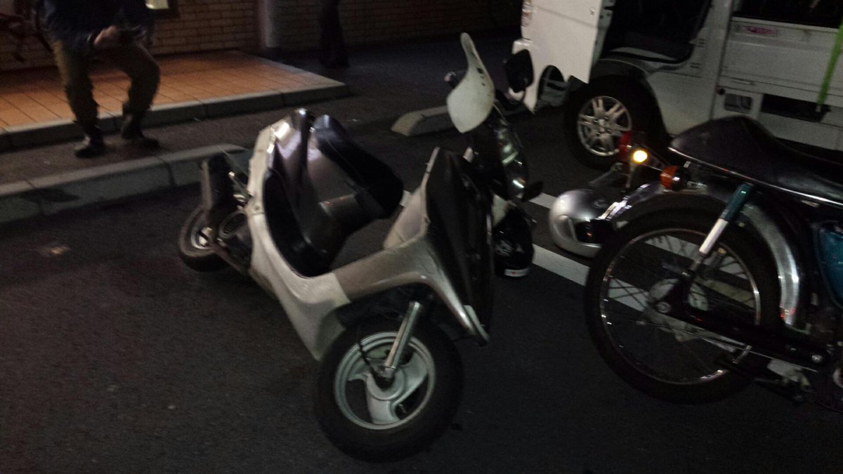 Choizou's tweet photo. #JDM #USDM #AXIS90 #sidestand http://t.co/YccGM1j8sA